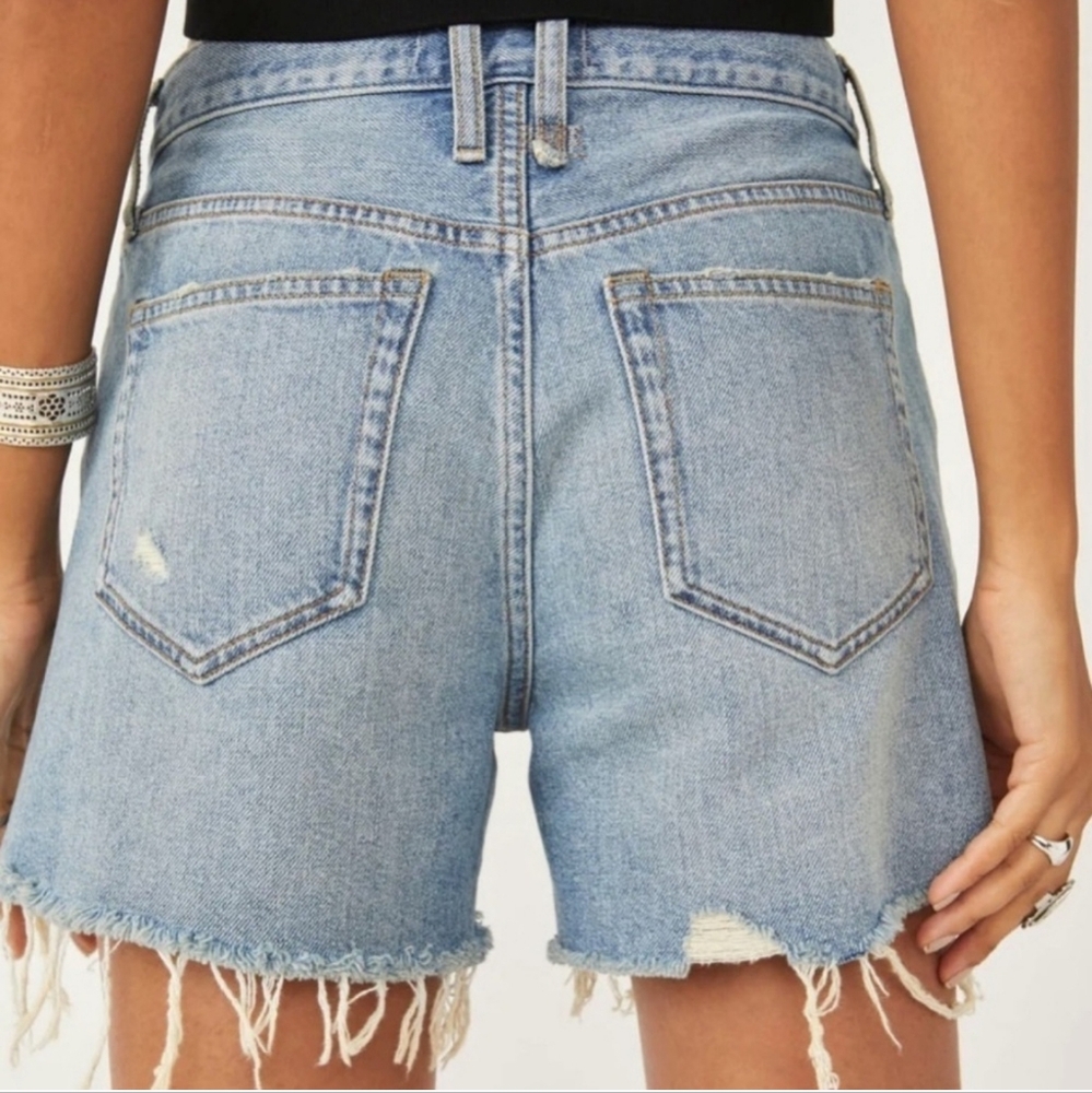 Free People Loose Cannon Button Fly Distressed Jean Shorts Women's Size … - Picture 2 of 9